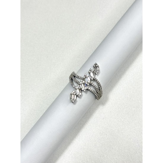 Sarmal Baget Fantezi Yüzük: Zarif ve Gösterişli Tasarım