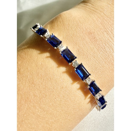 Kadınlar İçin Lacivert Baget Taşlı Bileklik Modelleri