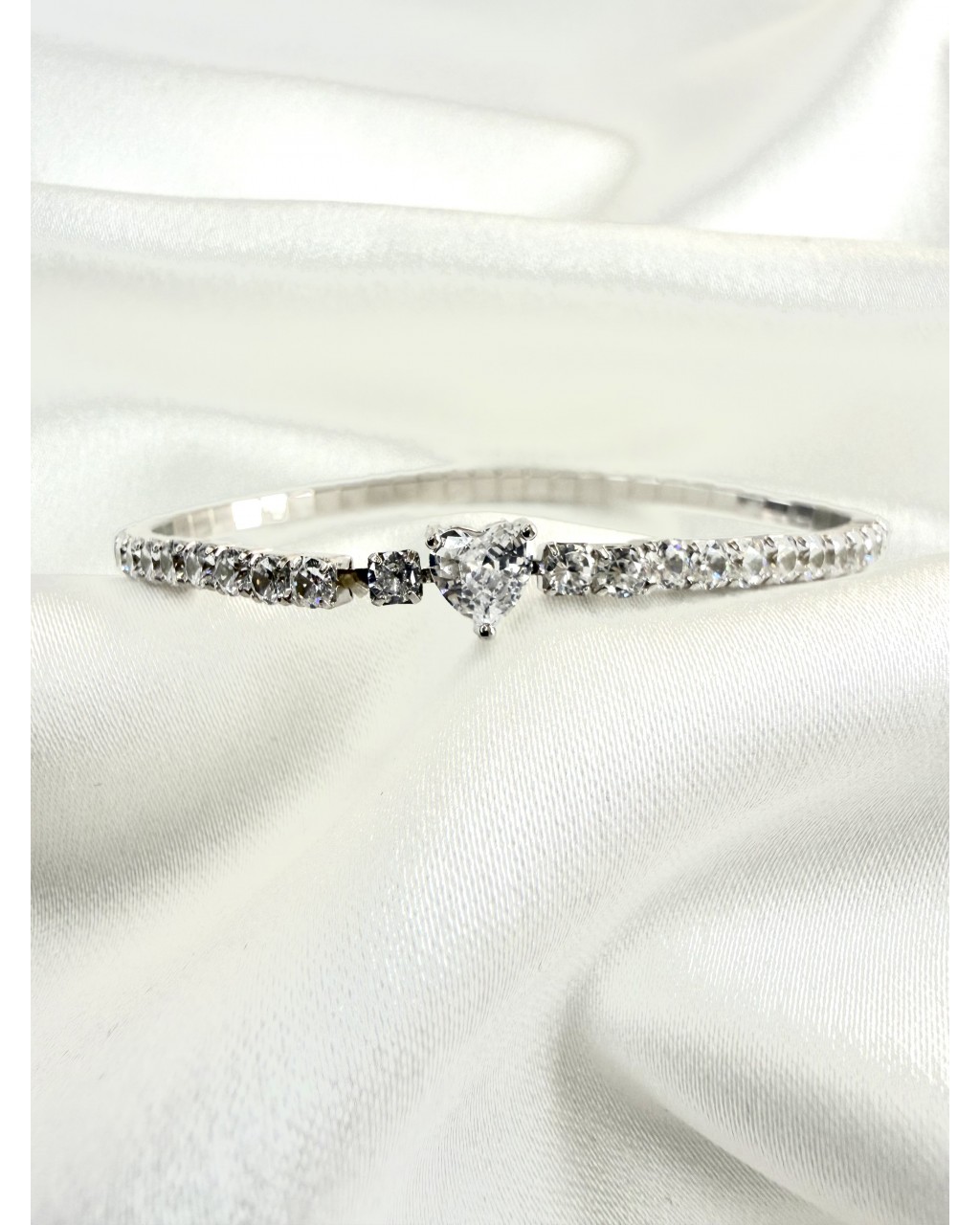 Kalp Detaylı Lastikli Bileklik