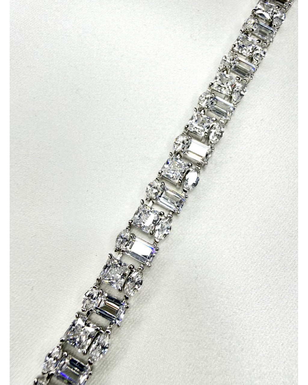 Pırlanta Montür Özel Seri Bileklik Pırlanta Montür Özel Seri Bileklik