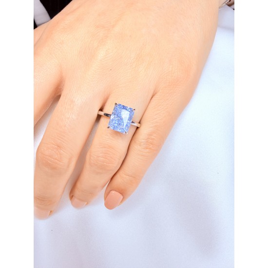 Ice Cut Yüzük: Parlak ve Şık Tasarım