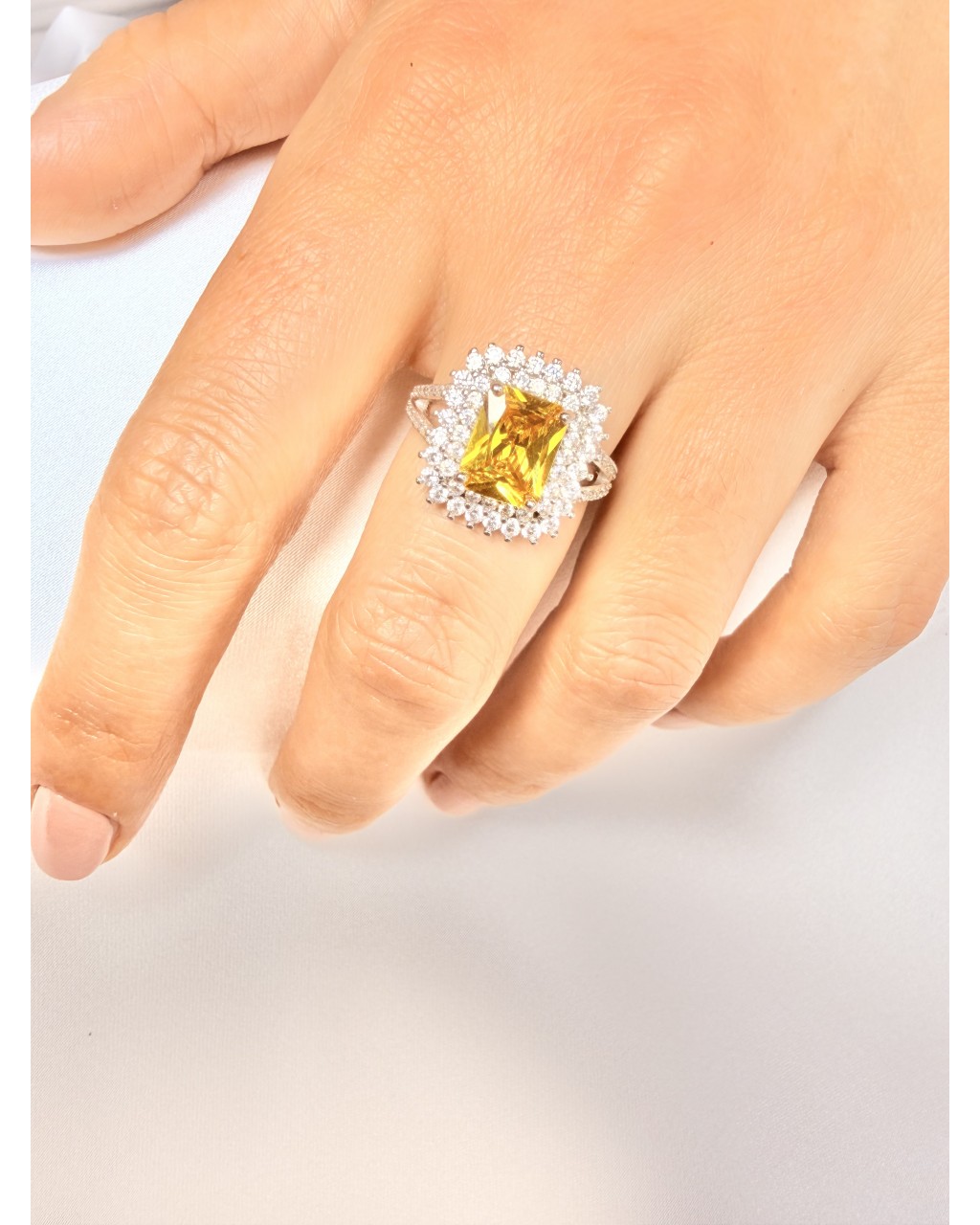 Sarı Baget Taşlı Yüzük