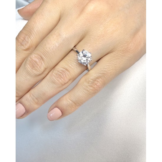 Tektaş Yüzük: Zarif ve Zamansız Tasarım