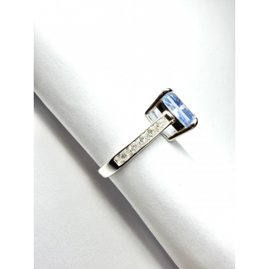 Ice Cut Yüzük: Şık ve Parlak Tasarım