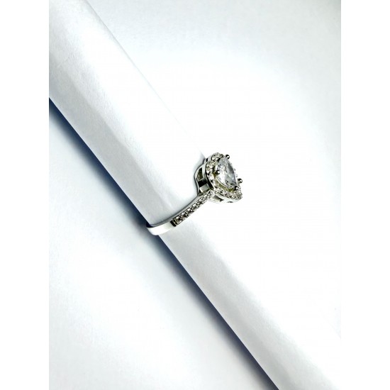 Kalp Yüzük: Zarif ve Anlamlı Tasarım