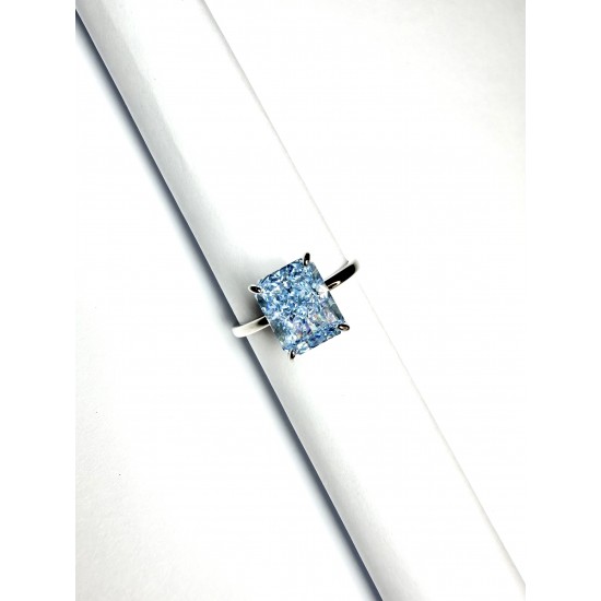 Ice Cut Yüzük: Parlak ve Şık Tasarım