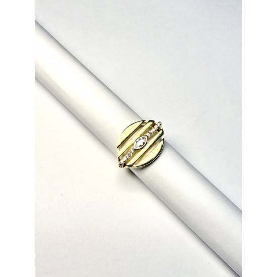 Altın Bakış Yüzük: Zarif ve Şık Tasarım