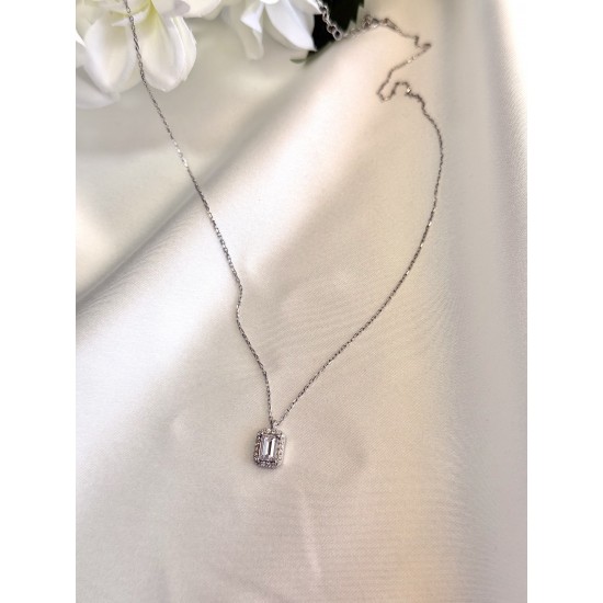 Baget Taşlı Kolye – Şık ve Zarif Tasarım Modelleri